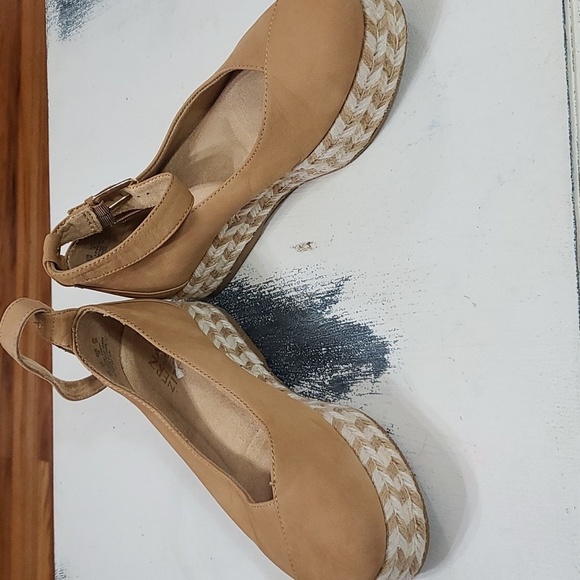 Naturalizer Talia Womens Espadrilles Shoes Caramel Leather Ankle Straps 8W GUC - Picture 10 of 15